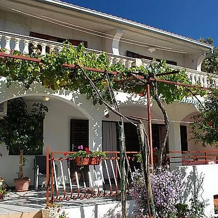 With Parking Space - 17907 Apartment Rogoznica (Sibenik-Knin)