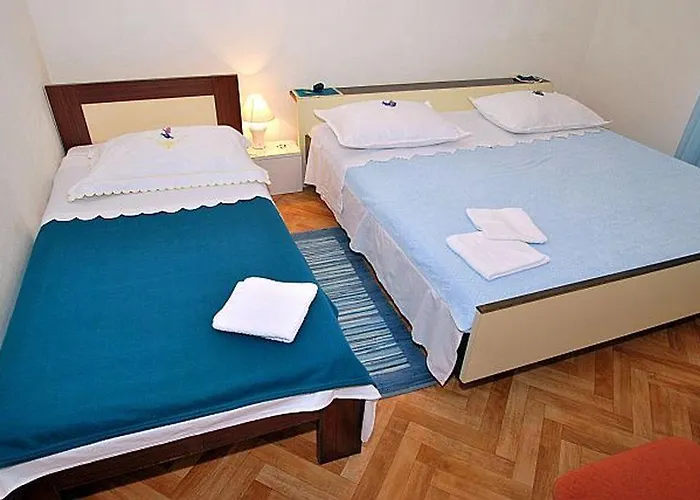 With Parking Space - 17907 Rogoznica (Sibenik-Knin)